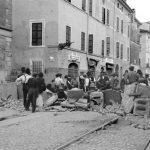 Barricate_di_Parma,_l'erezione_in_via_Bixio