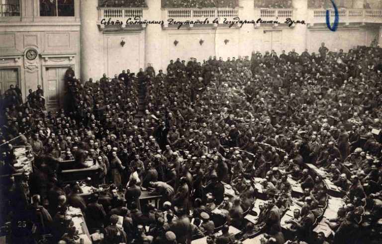 an-assembly-of-the-petrograd-soviet-1917